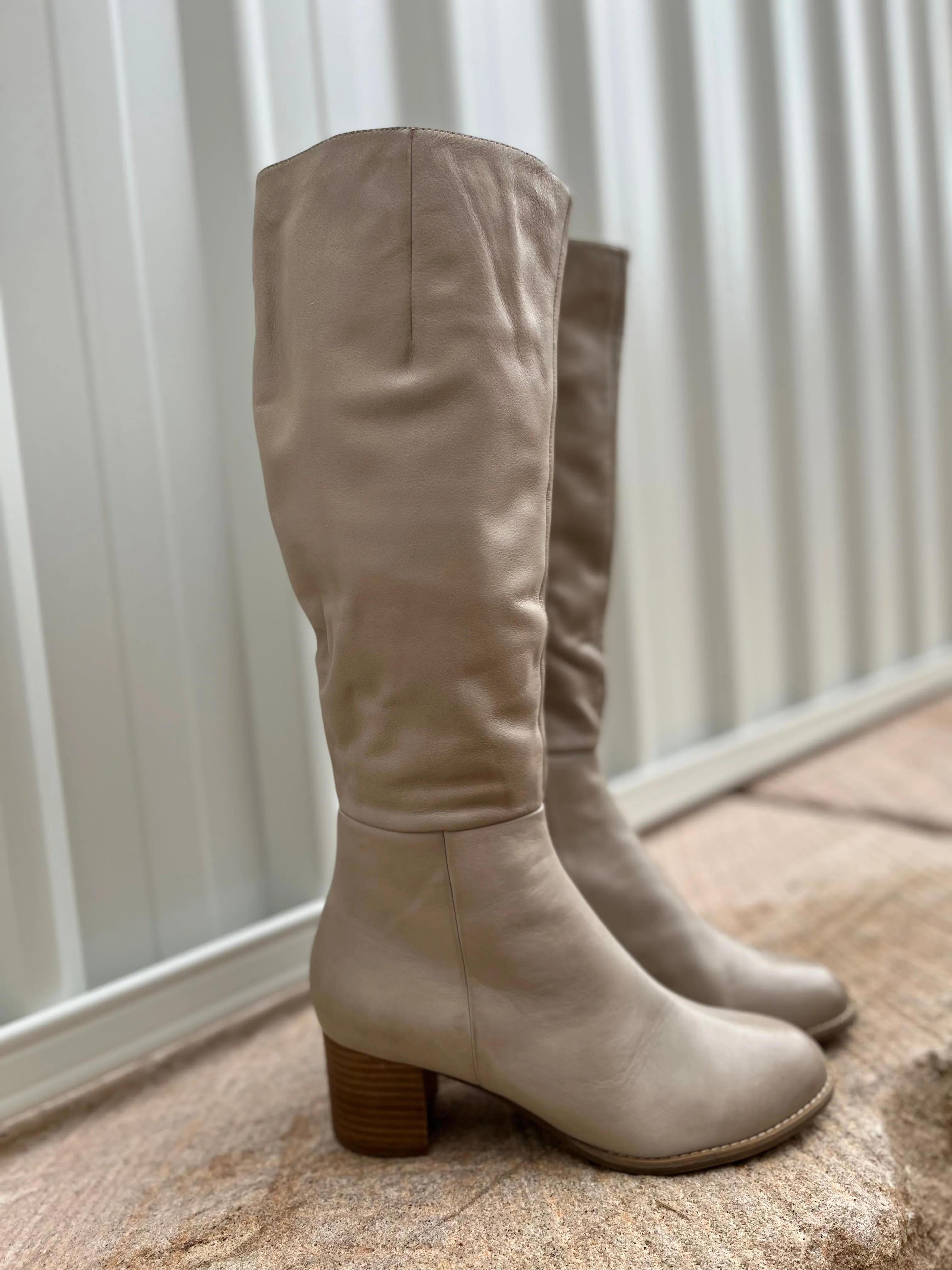 Sled Knee High Leather Boots - Smoke